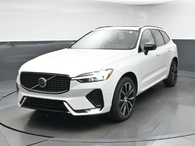 Used 2024 Volvo XC60 B5 Plus w/ Protection Package Premier AWD/4WD image 3