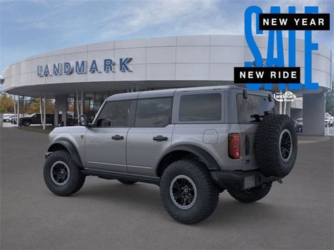 New 2025 Ford Bronco Badlands image 4