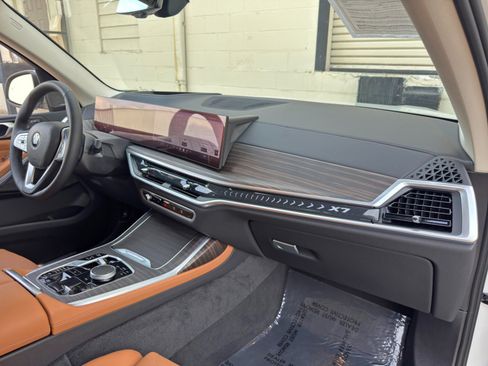 Used 2024 BMW X7 xDrive40i AWD/4WD image 15