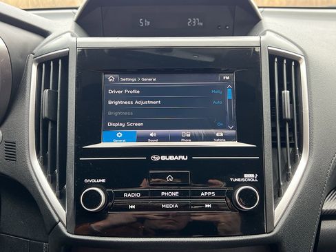 Used 2018 Subaru Crosstrek 2.0i Premium w/ Eyesight System image 23