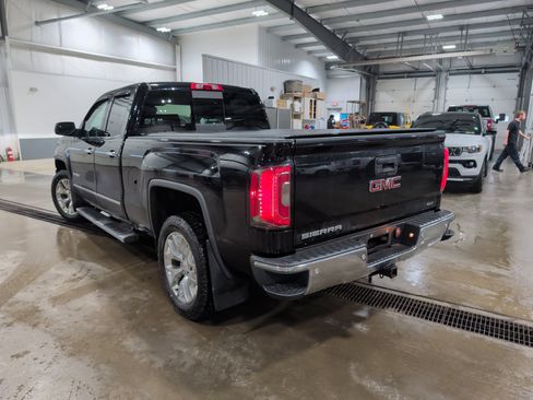 Used 2018 GMC Sierra 1500 SLT w/ SLT Premium Package image 4