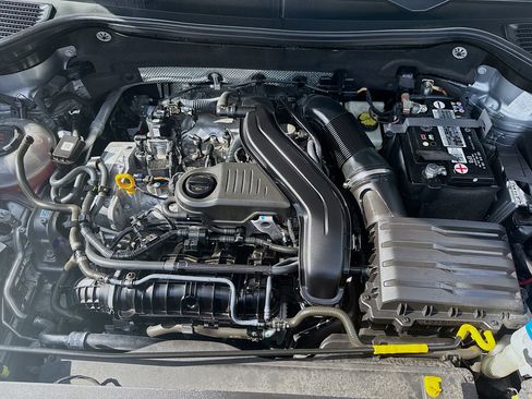 Used 2022 Volkswagen Taos SE image 35