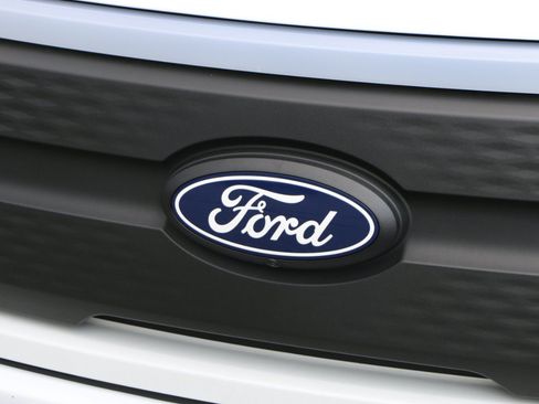 Used 2024 Ford F150 Lightning Flash AWD/4WD image 12