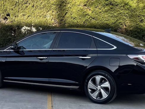 Used 2017 Hyundai Sonata Limited image 6