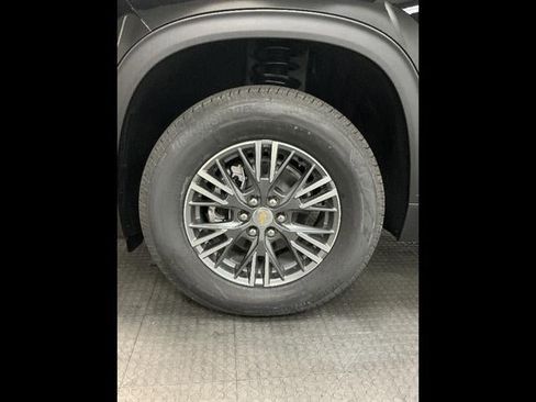 New 2026 Chevrolet Traverse LT w/ LPO, Floor Liner Package FWD image 37