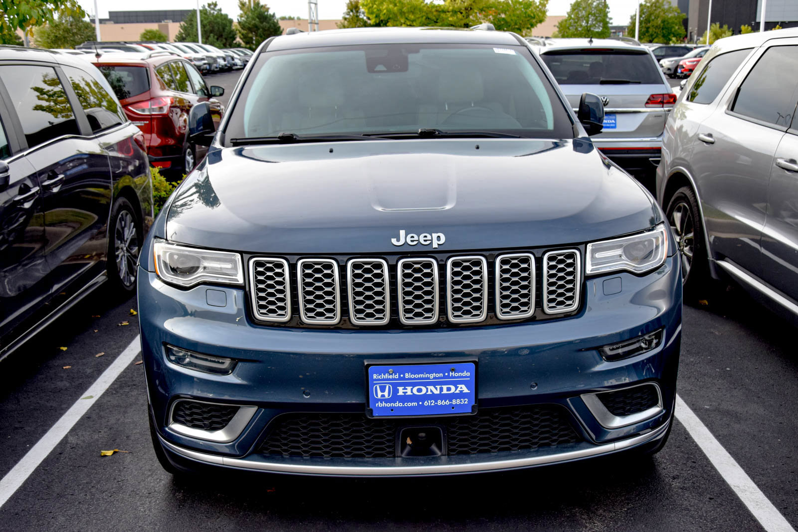 Used 2020 Jeep Grand Cherokee Summit AWD/4WD image 2
