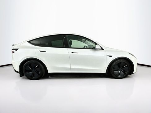 Used 2021 Tesla Model Y Long Range AWD/4WD image 10