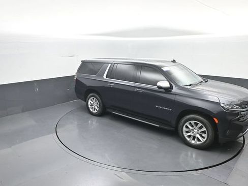 Used 2023 Chevrolet Suburban Premier AWD/4WD image 25