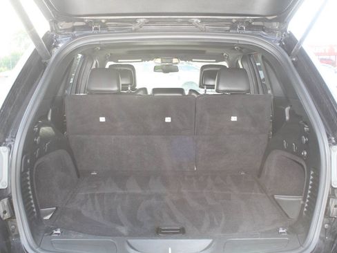 Used 2015 Jeep Grand Cherokee Altitude AWD/4WD image 8