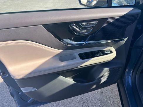 Certified 2022 Lincoln Corsair AWD w/ Premium Package image 10