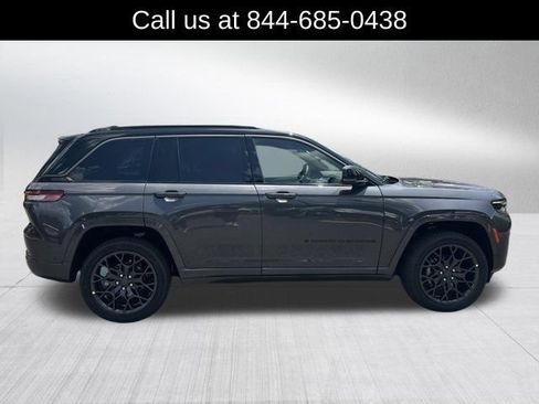 New 2026 Jeep Grand Cherokee Summit AWD/4WD image 4