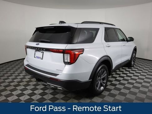 New 2026 Ford Explorer Active w/ Active Comfort Package image 3