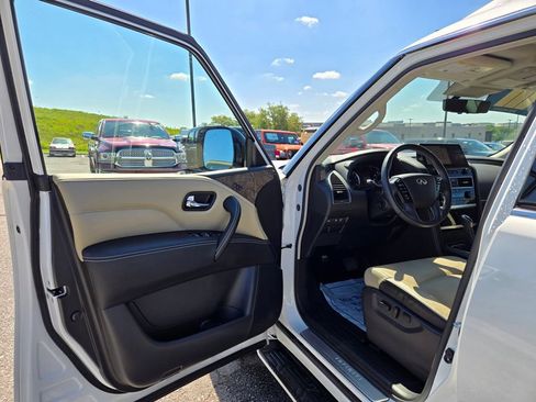 Used 2023 INFINITI QX80 Premium Select w/ All-Season Package AWD/4WD image 10