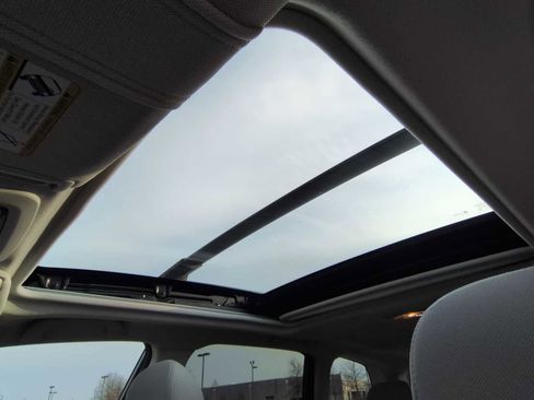 Used 2017 Subaru Forester 2.5i Premium w/ All-Weather Package image 19