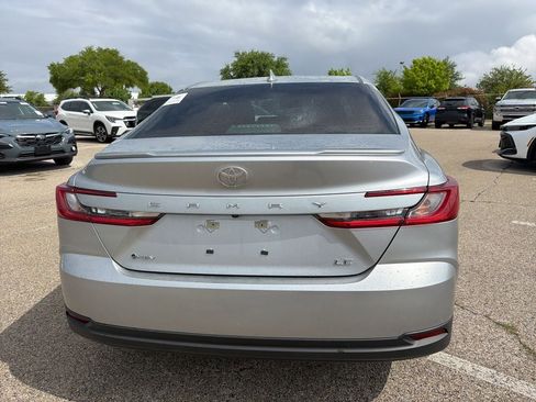 Used 2025 Toyota Camry LE w/ Convenience Package image 7