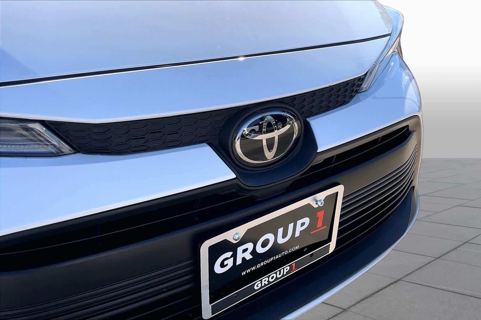 Used 2024 Toyota Corolla LE FWD image 30