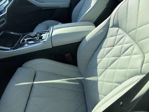 Used 2024 BMW X5 xDrive40i w/ M Sport Package AWD/4WD image 4