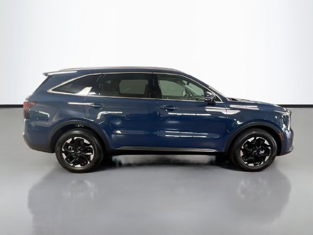 Certified 2024 Kia Sorento S w/ Panoramic Sunroof Package FWD image 8