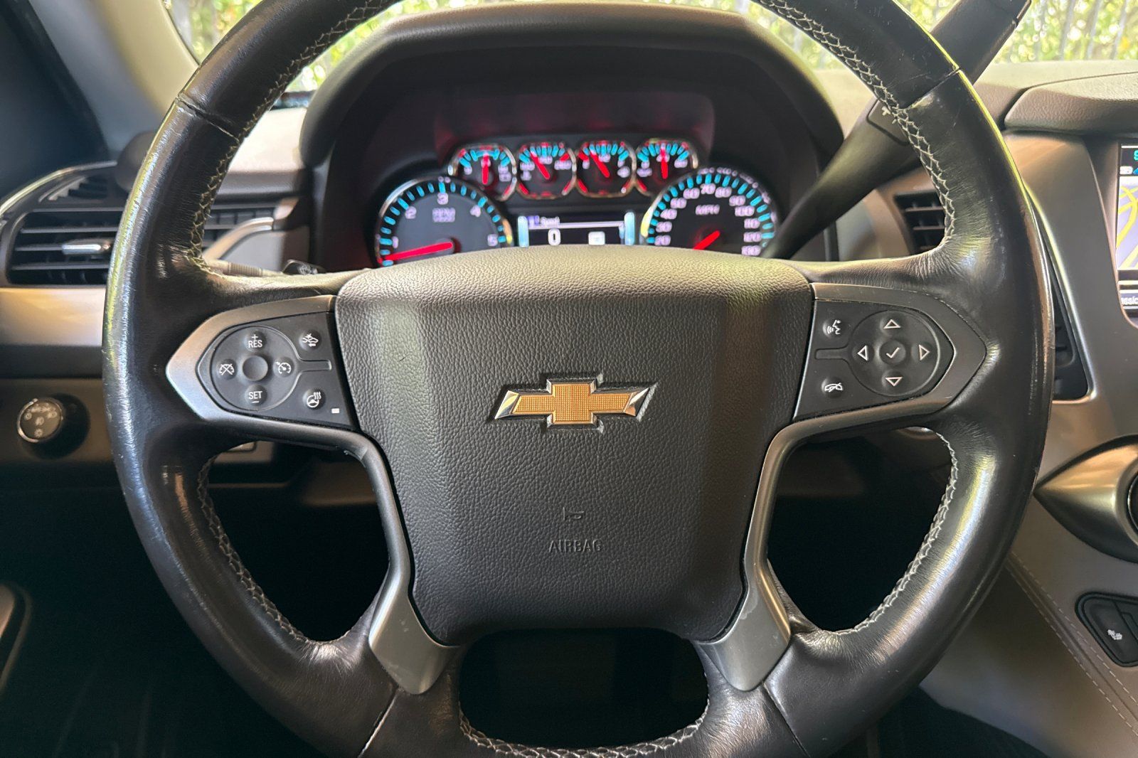 Used 2019 Chevrolet Suburban LT w/ Luxury Package AWD/4WD image 31