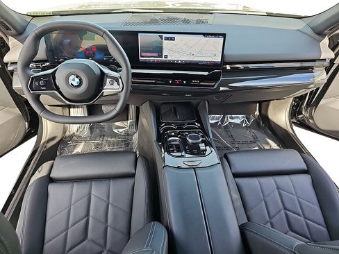 Used 2025 BMW 530i RWD image 9