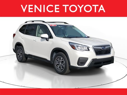 Used 2019 Subaru Forester Premium image 1