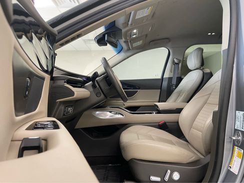 Used 2024 Lincoln Nautilus Reserve image 14