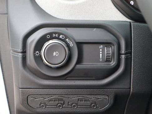 Used 2026 Jeep Wrangler Unlimited Sahara AWD/4WD image 16