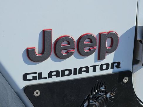 Used 2021 Jeep Gladiator Rubicon w/ Safety Group AWD/4WD image 5