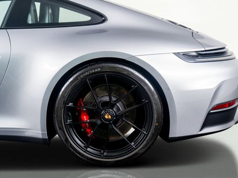 Used 2025 Porsche 911 Carrera 4 GTS image 17