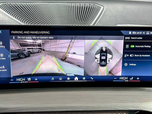 Used 2025 BMW 330i Sedan w/ Convenience Package image 19