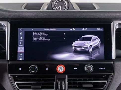 Certified 2025 Porsche Macan image 22