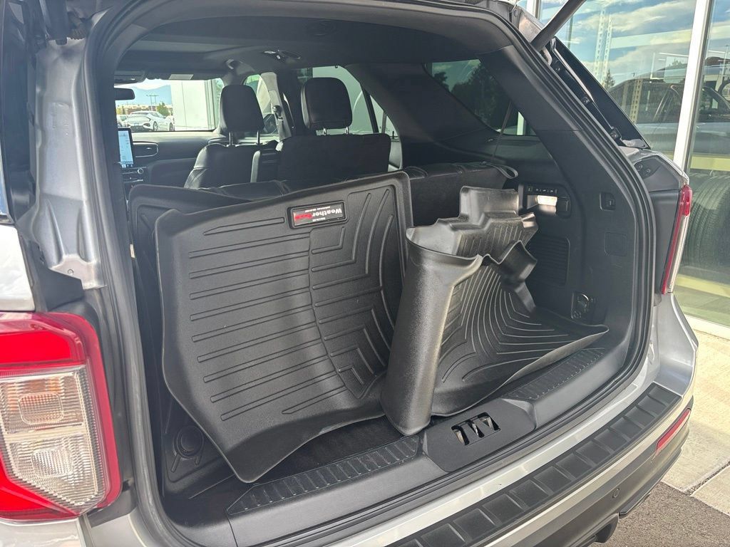 Used 2021 Ford Explorer ST w/ Equipment Group 401A AWD/4WD image 18