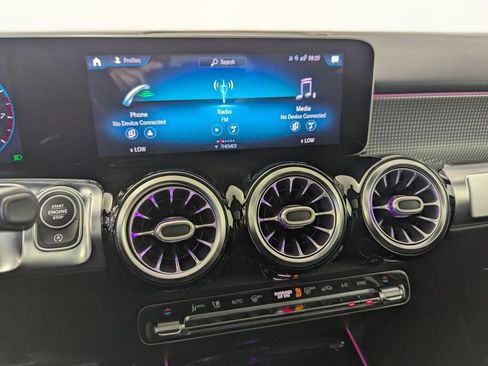 Used 2021 Mercedes-Benz GLB 250 image 45