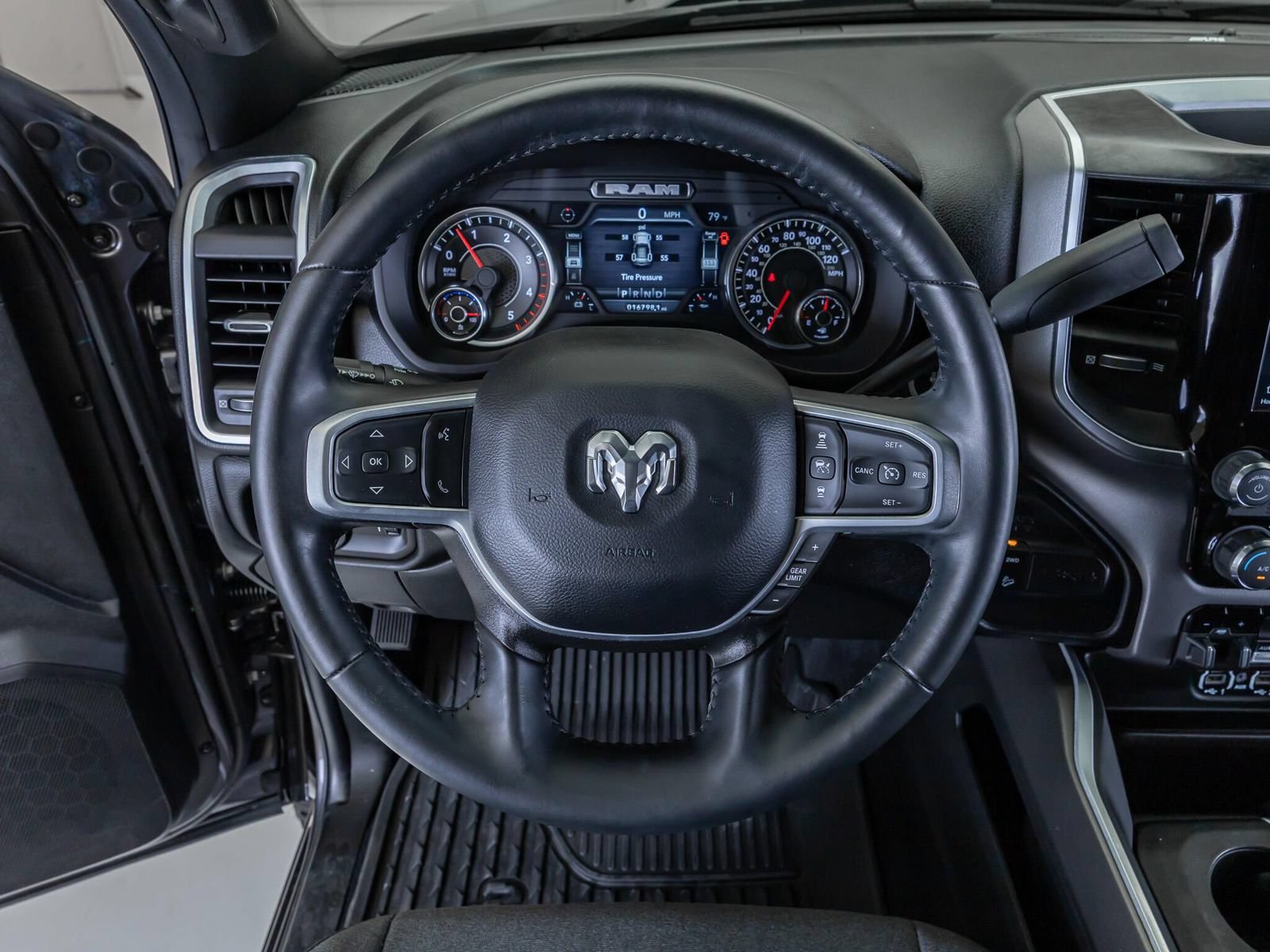 Used 2024 RAM 2500 Lone Star w/ Night Edition AWD/4WD image 17