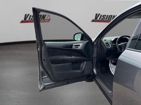 Used 2016 Nissan Pathfinder SV image 22