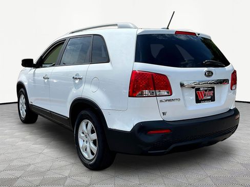 Used 2011 Kia Sorento LX w/ Convenience Pkg AWD/4WD image 4