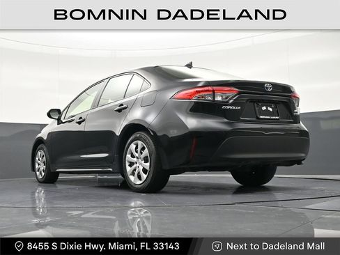 Used 2024 Toyota Corolla LE image 28