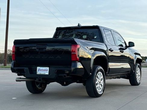 Used 2025 Toyota Tacoma SR5 RWD image 9