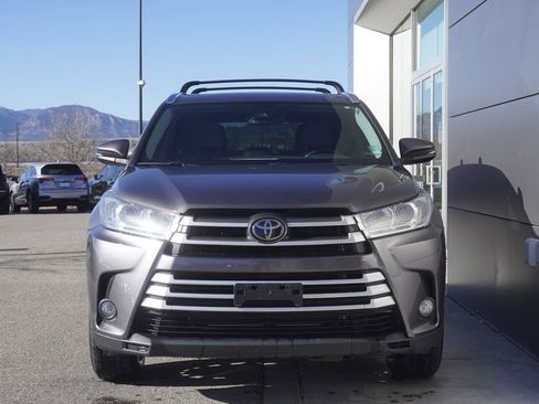 Used 2018 Toyota Highlander XLE image 5