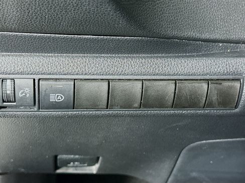 Used 2020 Toyota Corolla LE w/ Carpet Mat Package (TMS) image 16