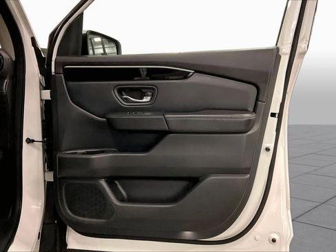 Used 2023 Honda Pilot Touring image 23
