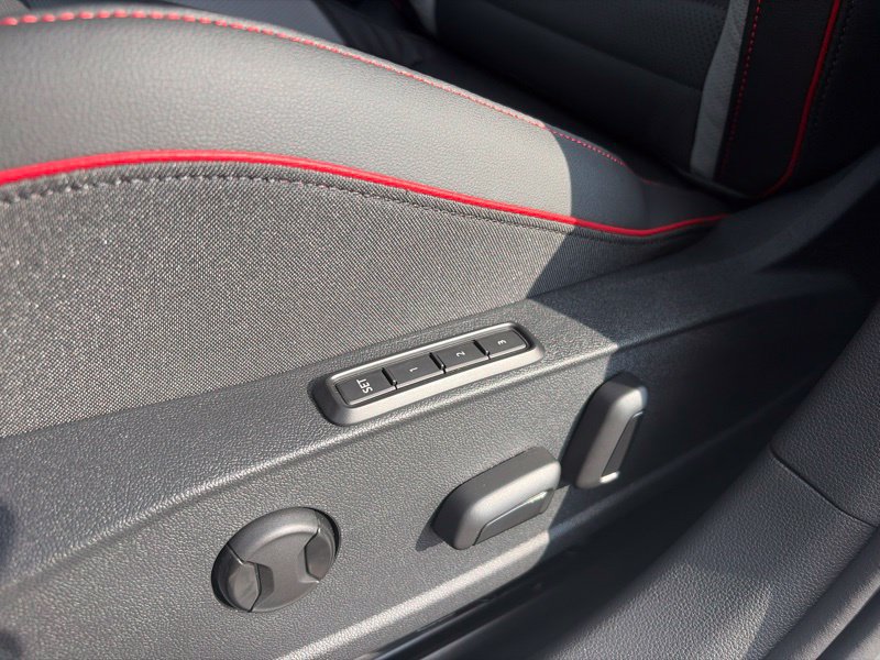 New 2026 Volkswagen GTI SE FWD image 24