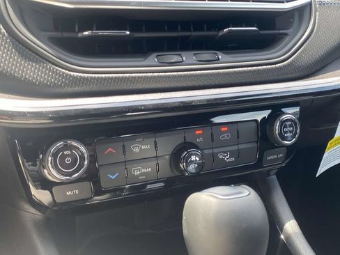 New 2026 Jeep Compass Latitude AWD/4WD image 22