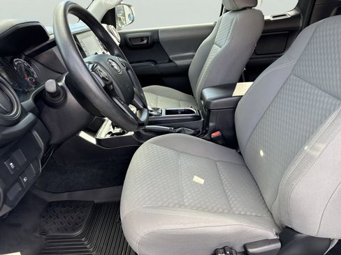 Used 2022 Toyota Tacoma SR image 11
