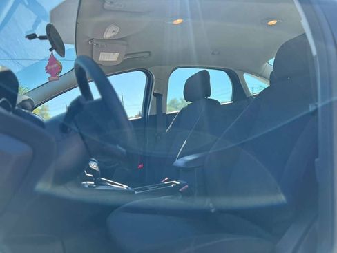 Used 2017 Ford Focus SE FWD image 11