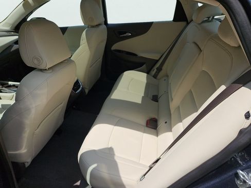 Used 2020 Chevrolet Malibu Premier FWD image 36