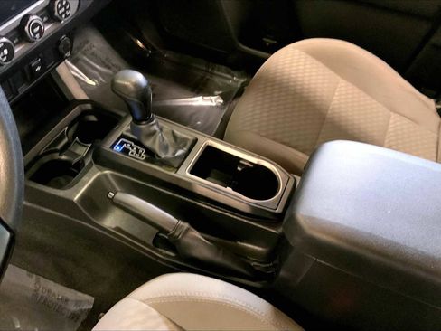 Used 2022 Toyota Tacoma SR image 15