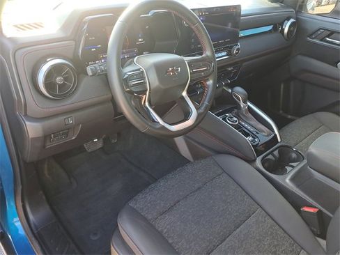 Used 2024 Chevrolet Colorado Z71 w/ Z71 Convenience Package 2 image 18