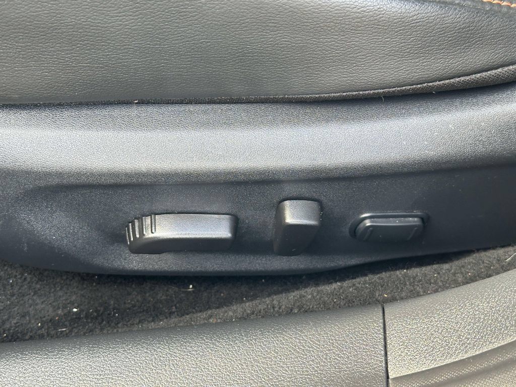 Certified 2023 Nissan Sentra SR w/ SR Premium Package FWD image 23