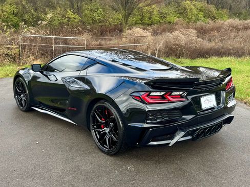 Used 2025 Chevrolet Corvette Z06 image 6